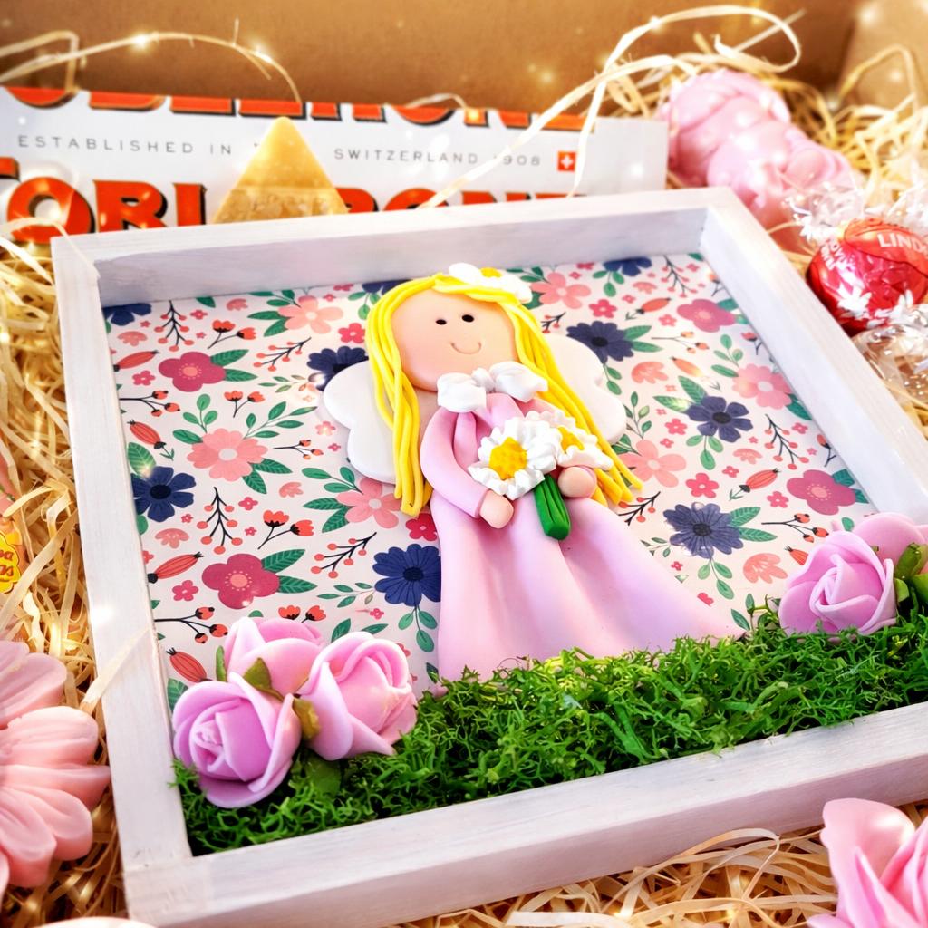 Box prezentowy handmade z różami mydlanymi, świecami sojowymi i obrazkiem z aniołkiem
